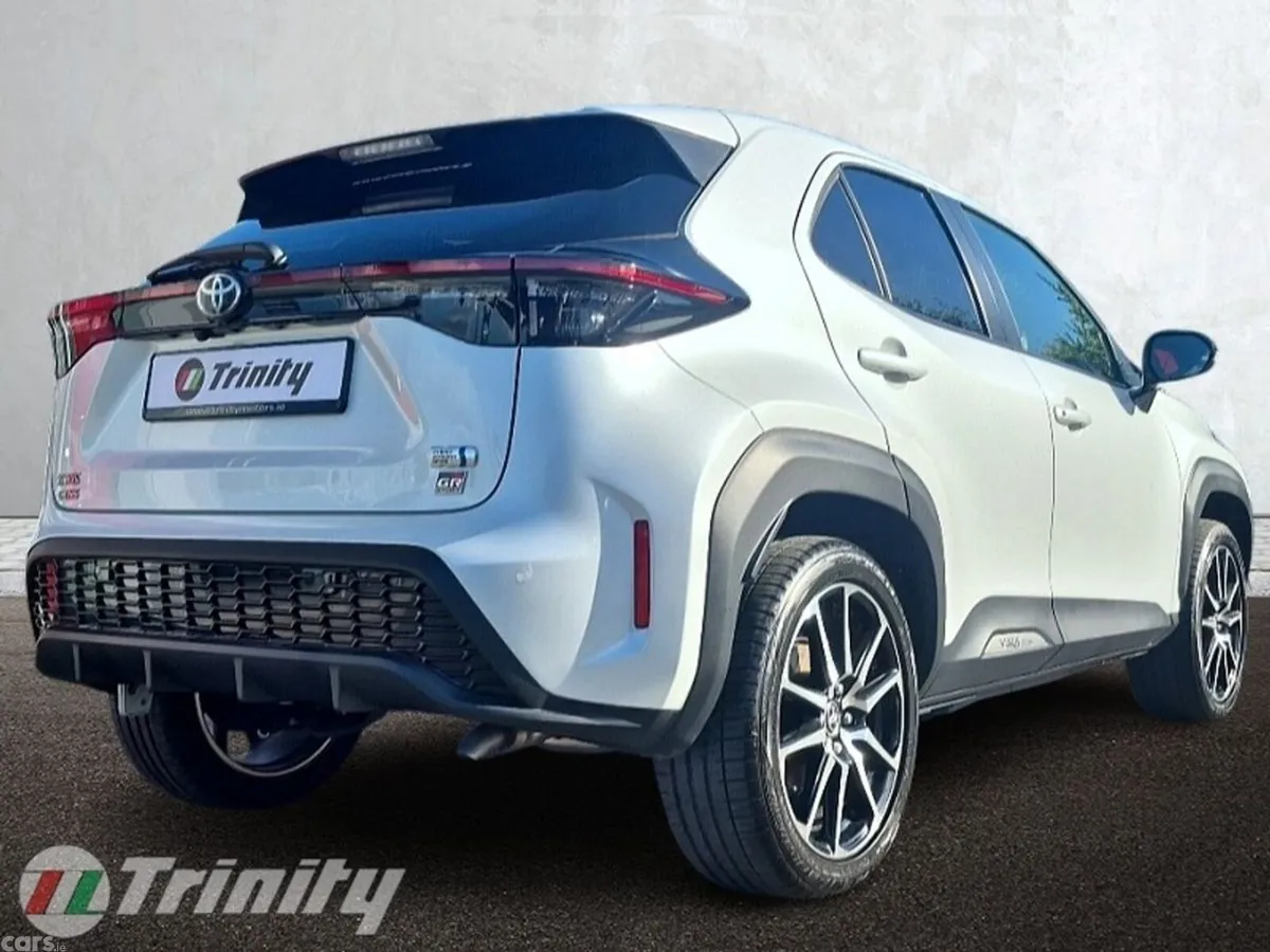 Toyota Yaris Cross SUV, Petrol Hybrid, 2023, White