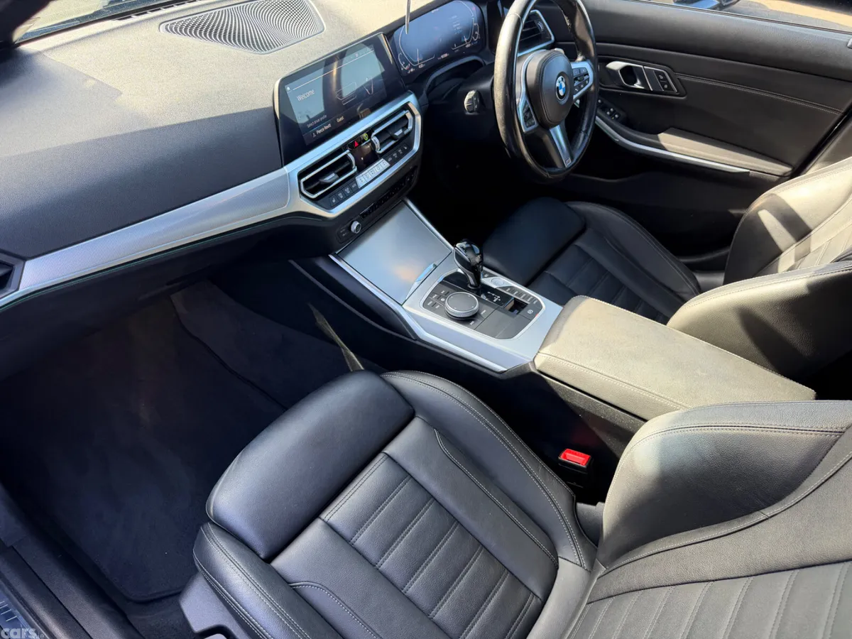 BMW 3-Series Saloon, Petrol Hybrid, 2021, Black