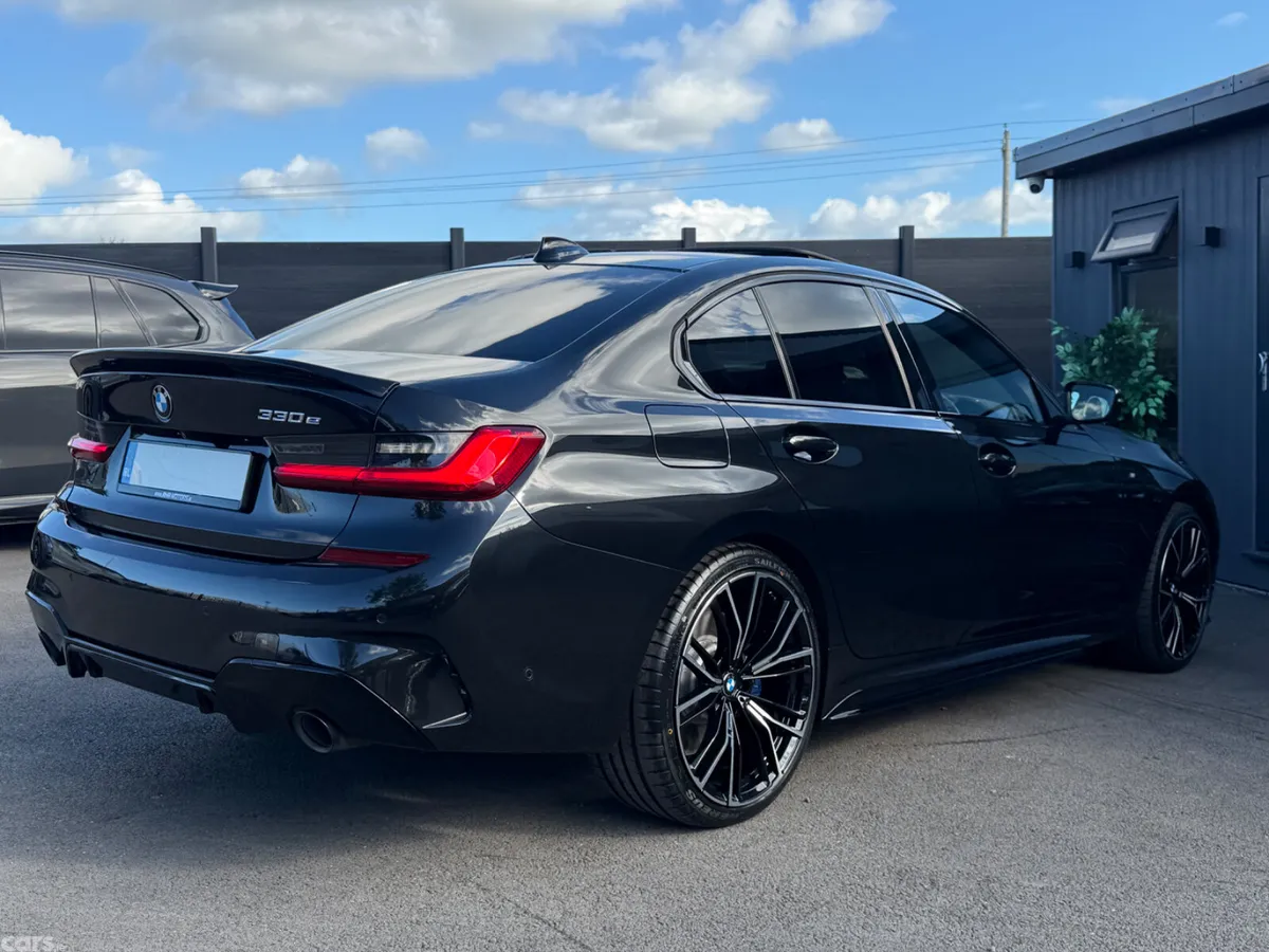BMW 3-Series Saloon, Petrol Hybrid, 2021, Black