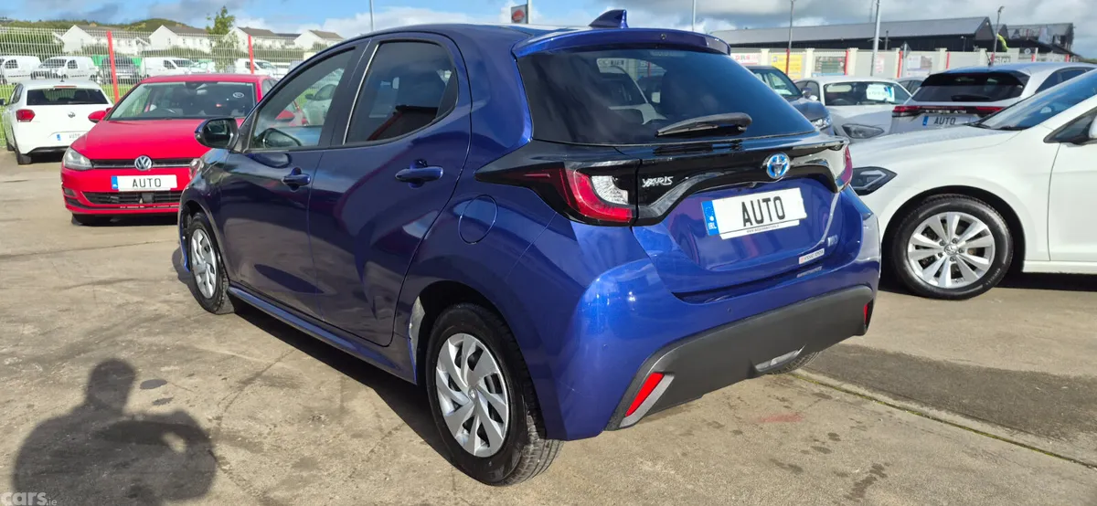 Toyota Yaris Hatchback, Petrol Hybrid, 2021, Blue