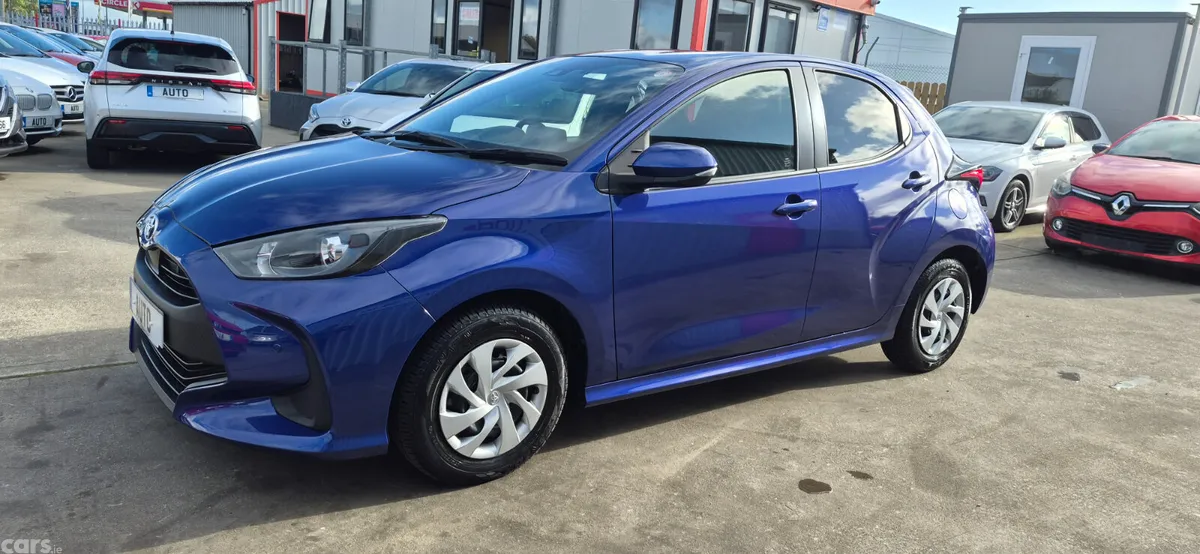 Toyota Yaris Hatchback, Petrol Hybrid, 2021, Blue