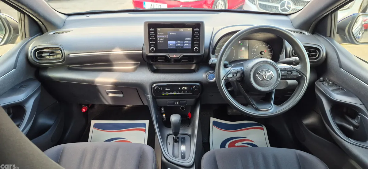 Toyota Yaris Hatchback, Petrol Hybrid, 2021, Blue
