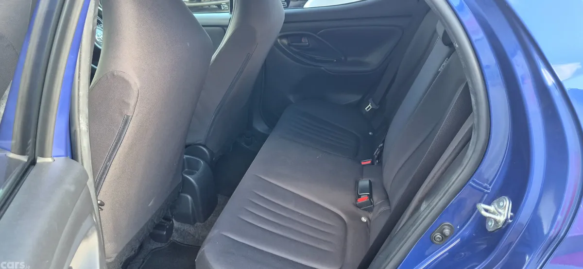 Toyota Yaris Hatchback, Petrol Hybrid, 2021, Blue