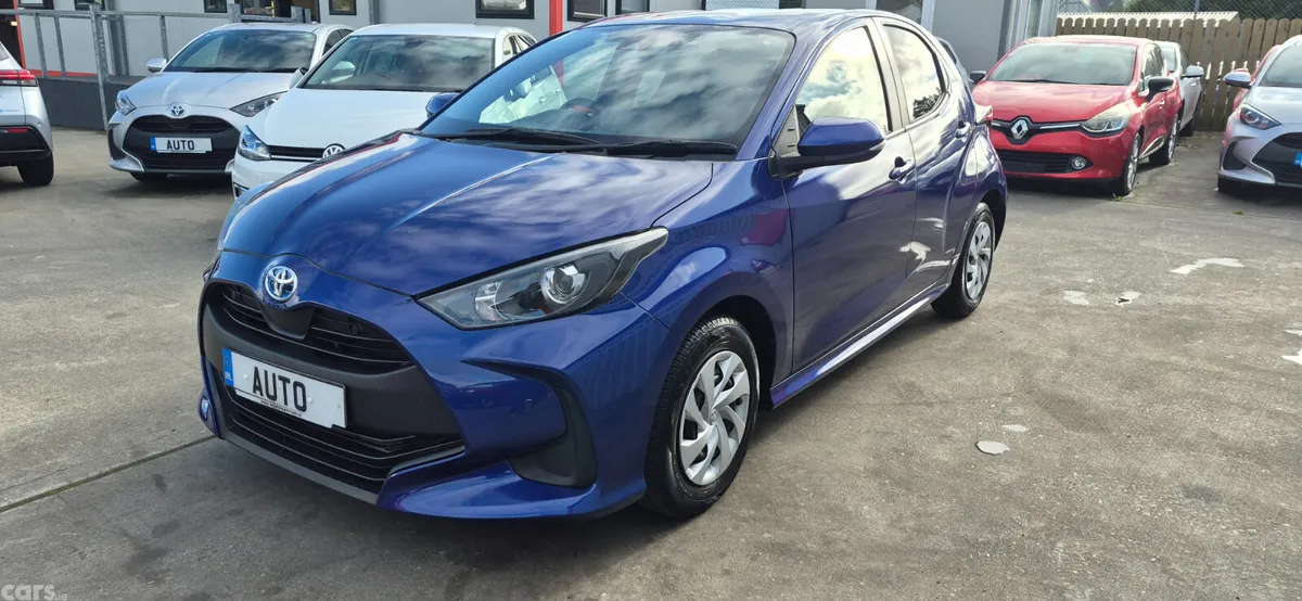 Toyota Yaris Hatchback, Petrol Hybrid, 2021, Blue