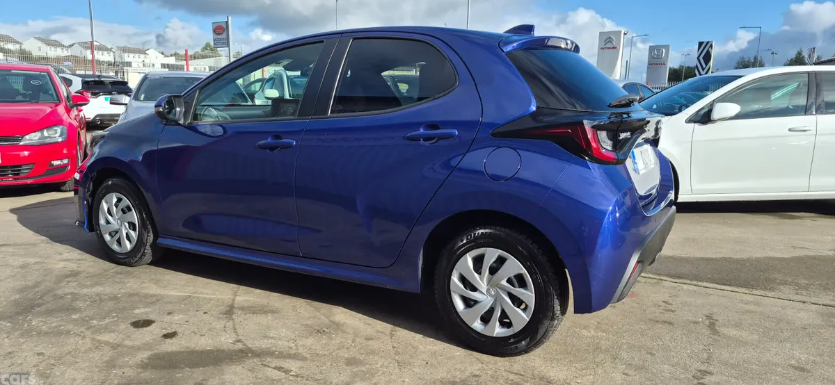 Toyota Yaris Hatchback, Petrol Hybrid, 2021, Blue