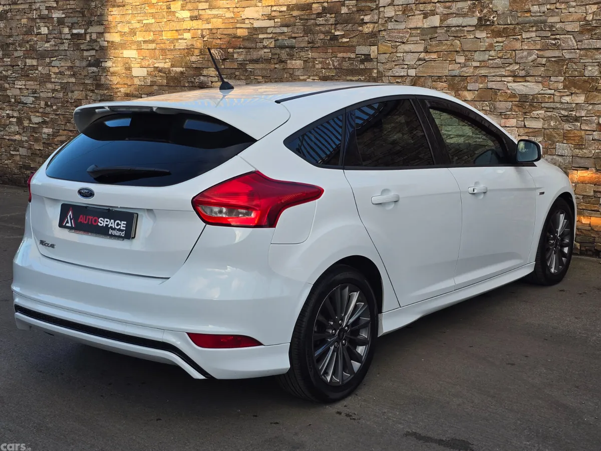 Ford Focus Hatchback, Diesel, 2017, White