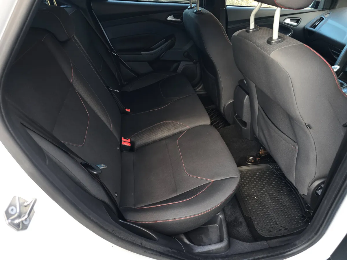 Ford Focus Hatchback, Diesel, 2017, White