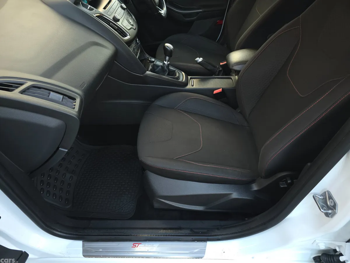 Ford Focus Hatchback, Diesel, 2017, White