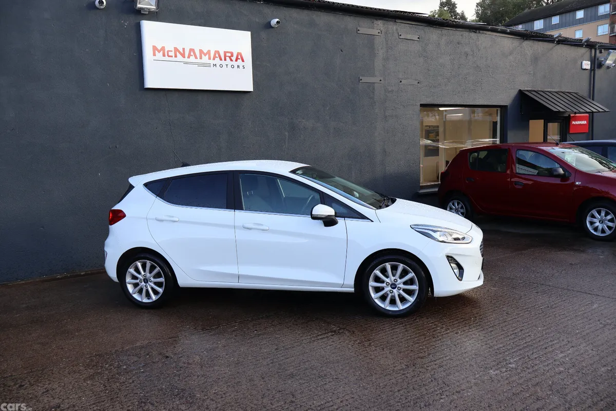 Ford Fiesta Hatchback, Petrol, 2021, White