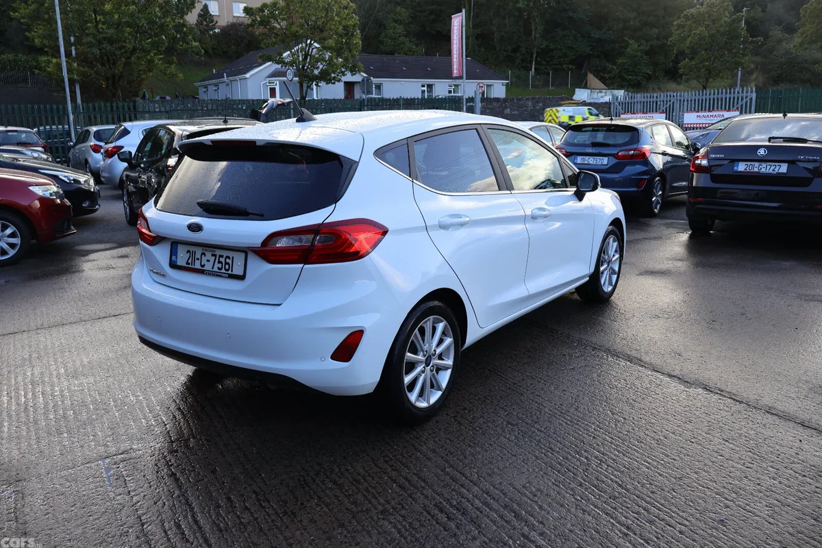 Ford Fiesta Hatchback, Petrol, 2021, White