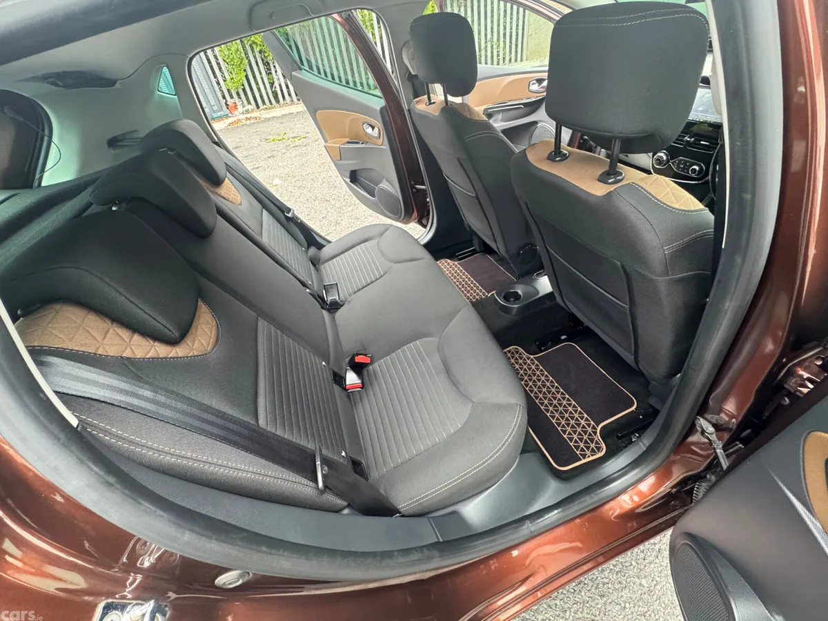 Renault Clio Hatchback, Petrol, 2015, Brown
