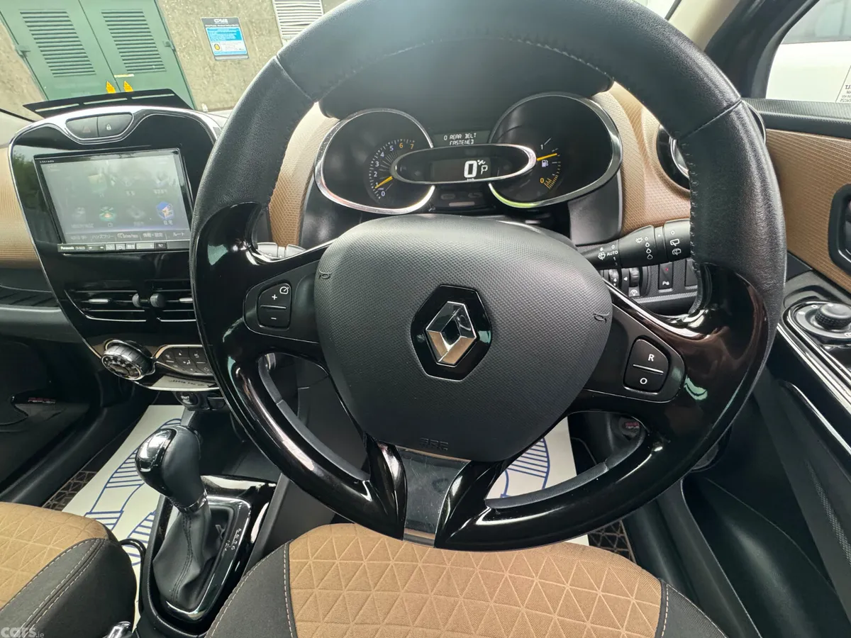 Renault Clio Hatchback, Petrol, 2015, Brown