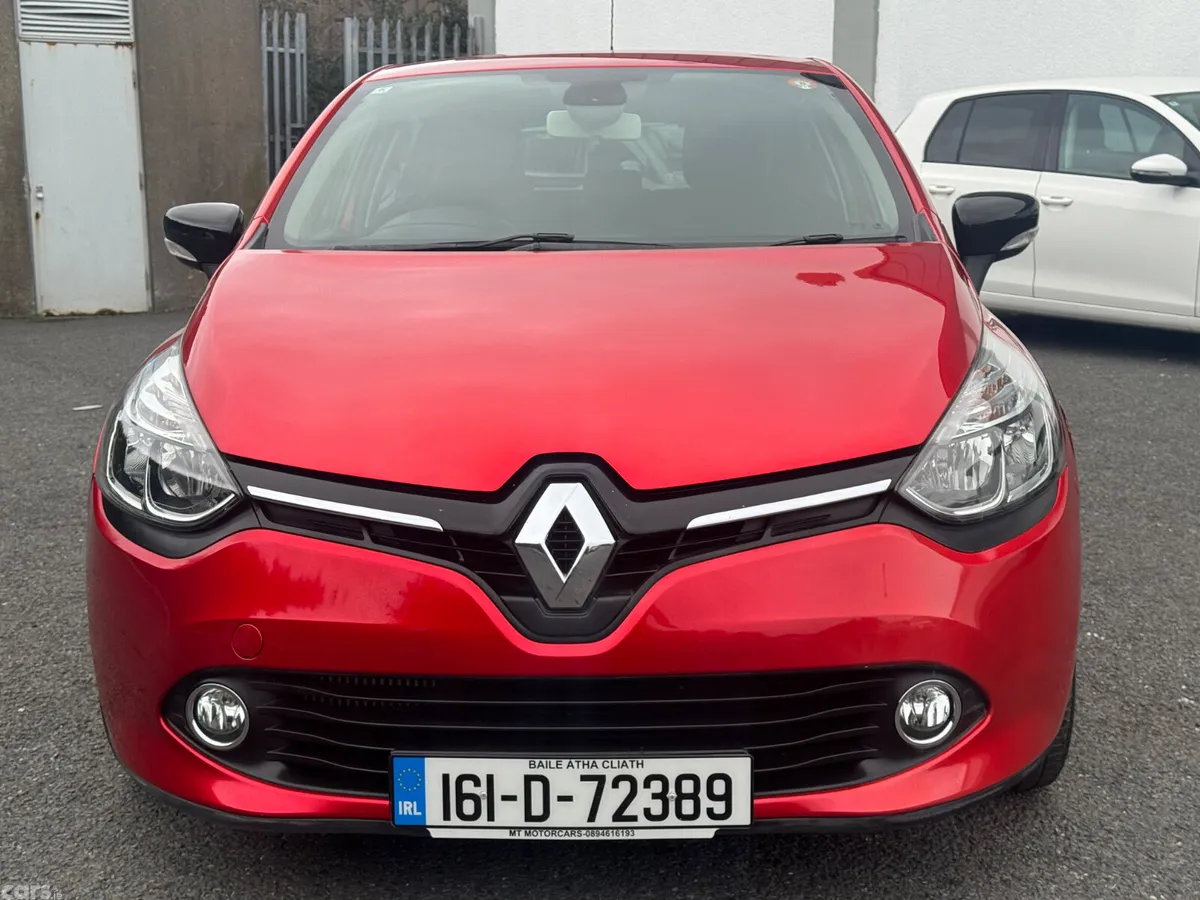 Renault Clio Hatchback, Petrol, 2016, Red