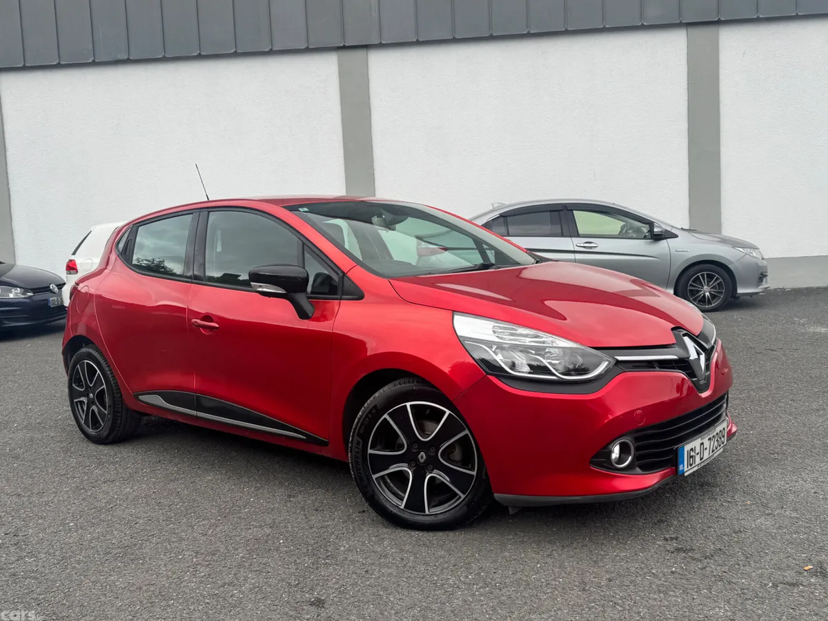 Renault Clio Hatchback, Petrol, 2016, Red
