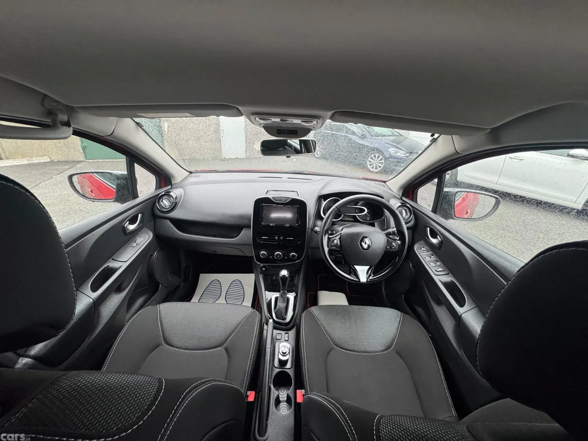Renault Clio Hatchback, Petrol, 2016, Red