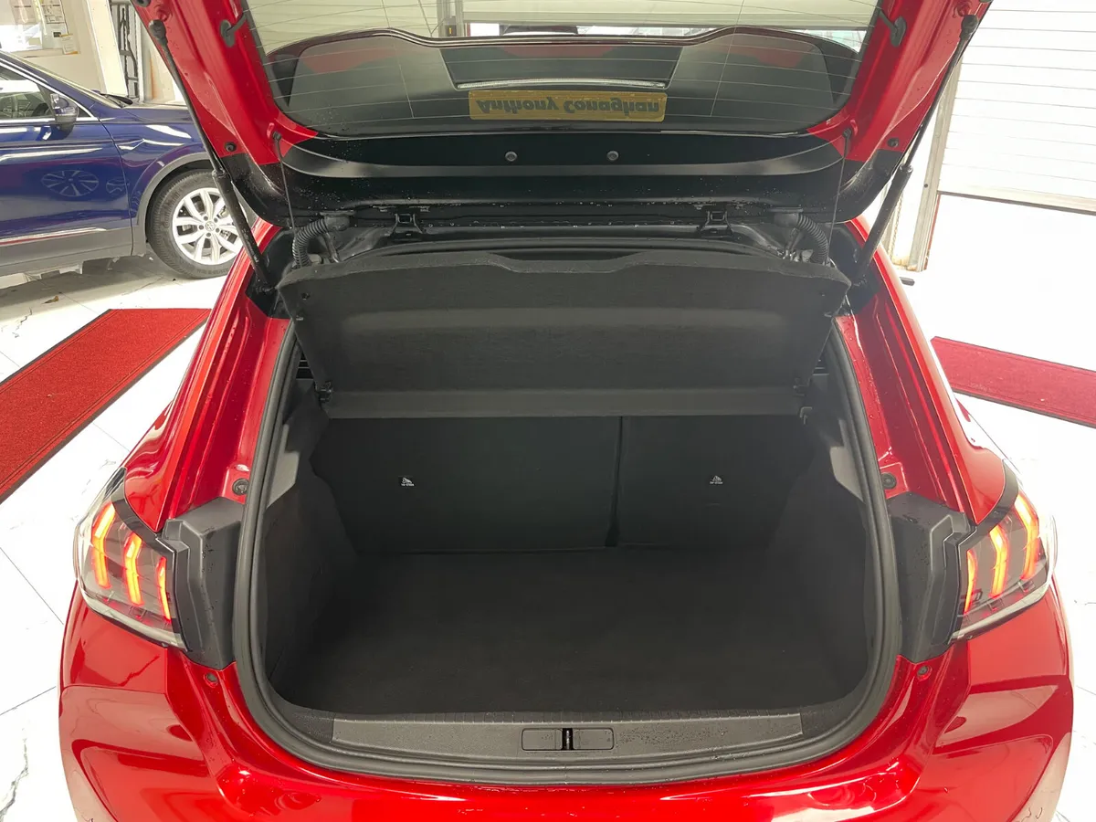 Peugeot 208 Hatchback, Petrol, 2021, Red
