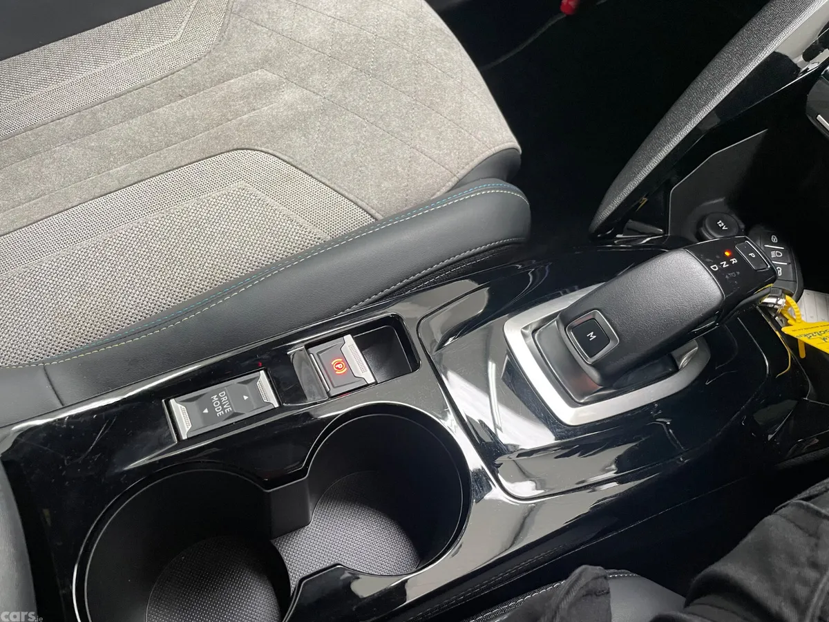 Peugeot 208 Hatchback, Petrol, 2021, Red