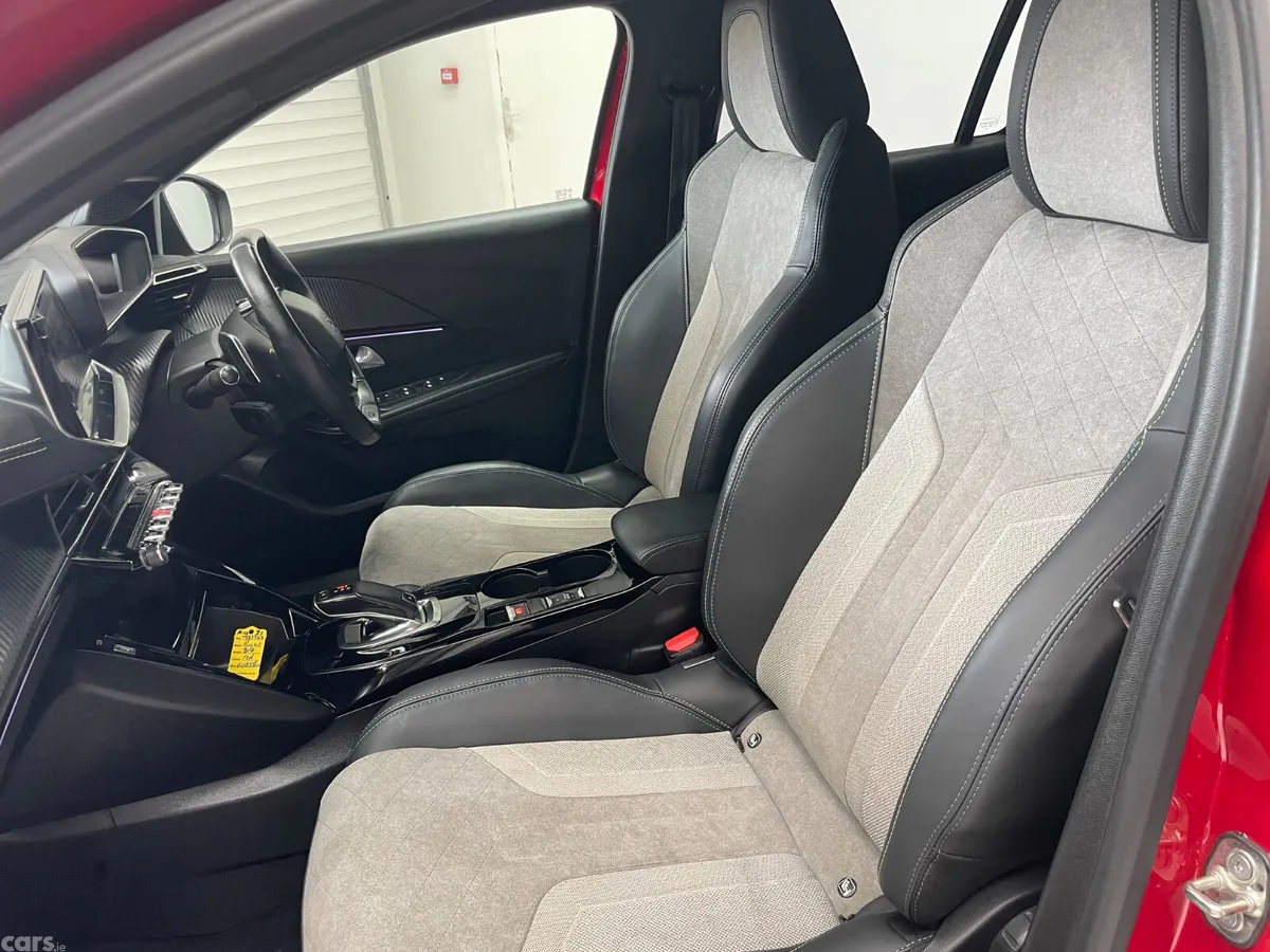 Peugeot 208 Hatchback, Petrol, 2021, Red