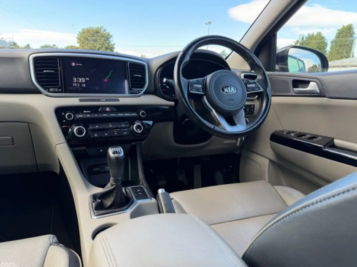 Kia Sportage MPV, Diesel Hybrid, 2021, Black