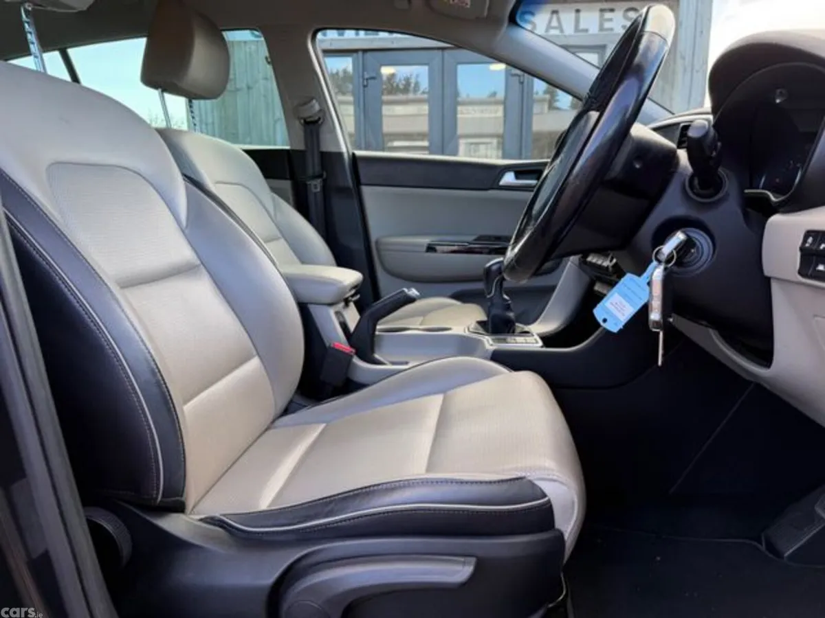Kia Sportage MPV, Diesel Hybrid, 2021, Black