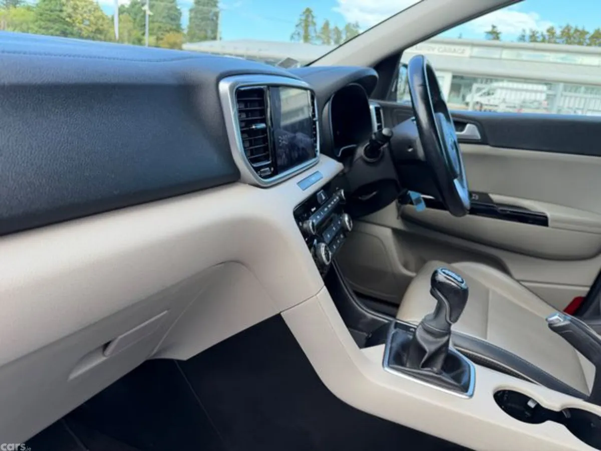 Kia Sportage MPV, Diesel Hybrid, 2021, Black