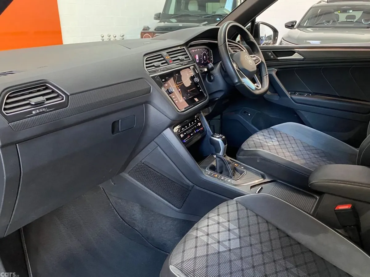 Volkswagen Tiguan Estate, Petrol Hybrid, 2023, Black