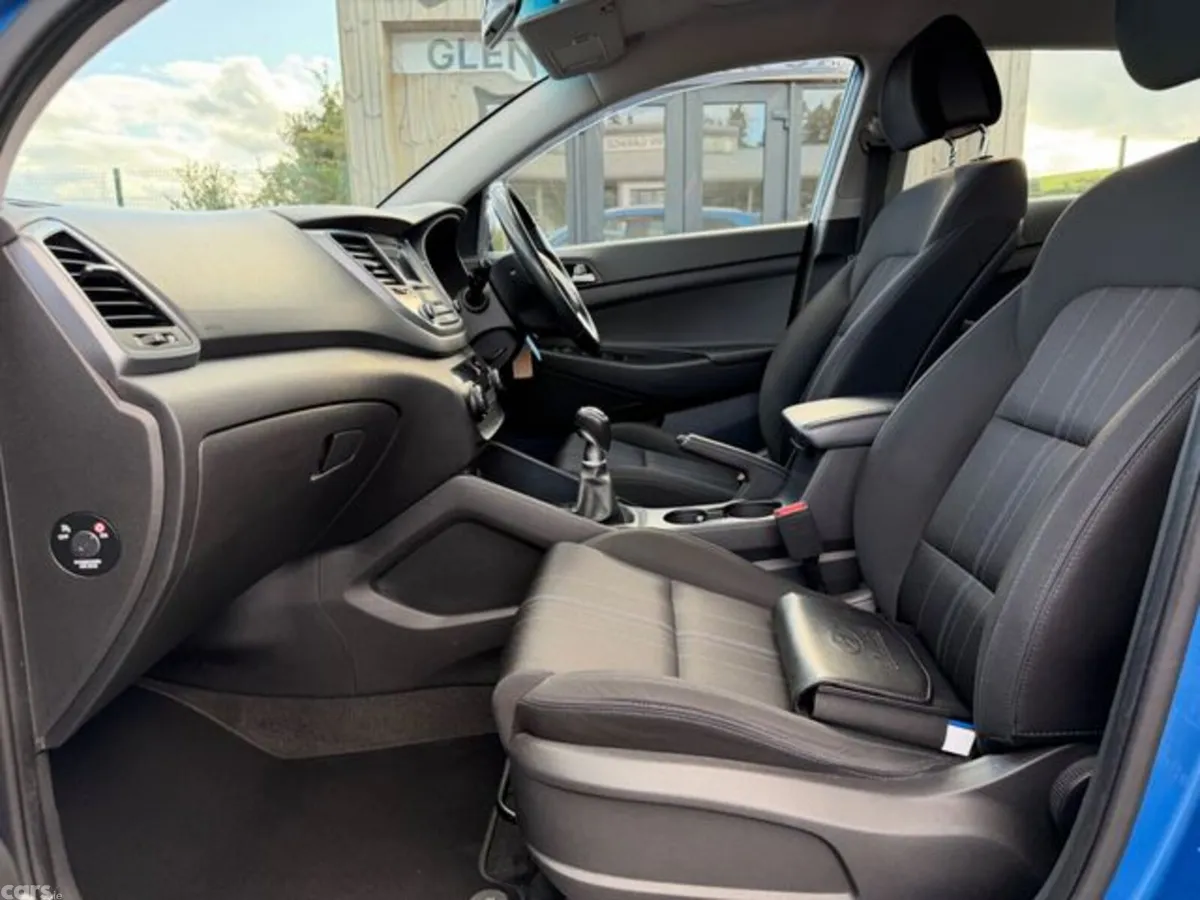 Hyundai Tucson MPV, Petrol, 2016, Blue