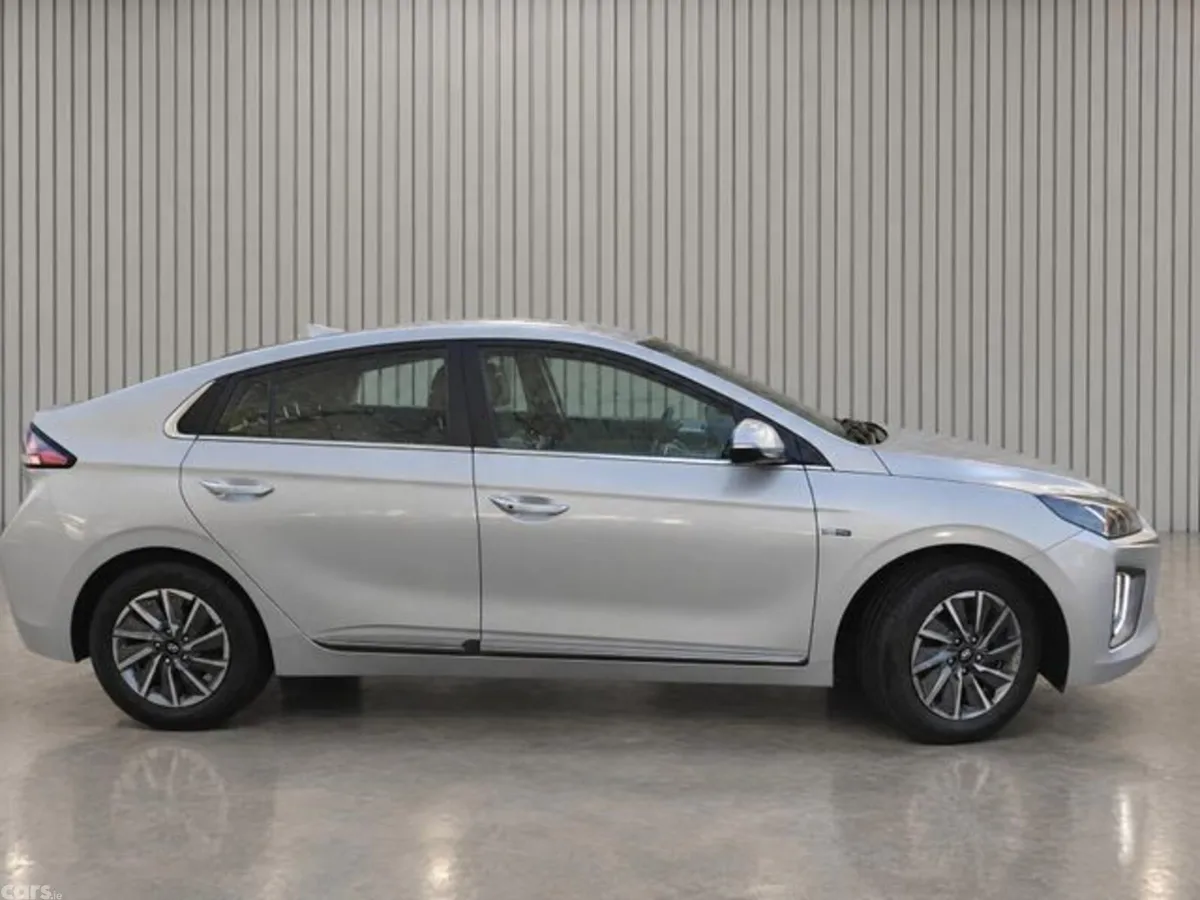 Hyundai IONIQ Hatchback, Electric, 2021, Silver