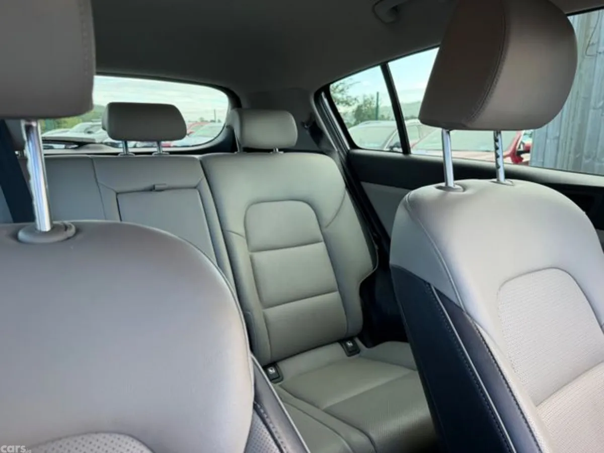 Kia Sportage MPV, Diesel Hybrid, 2021, Black