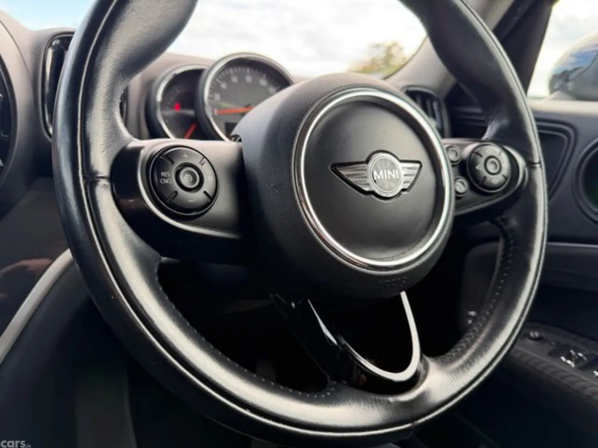 Mini Cooper Hatchback, Petrol Plug-in Hybrid, 2017, Black
