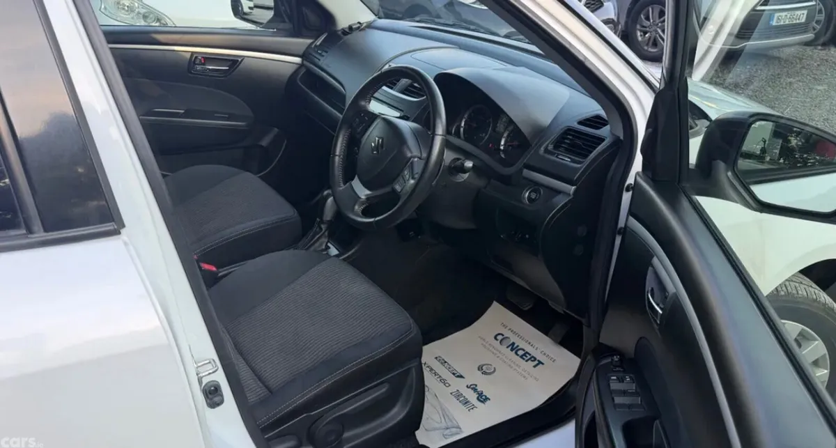 Suzuki Swift Hatchback, Petrol, 2013, White