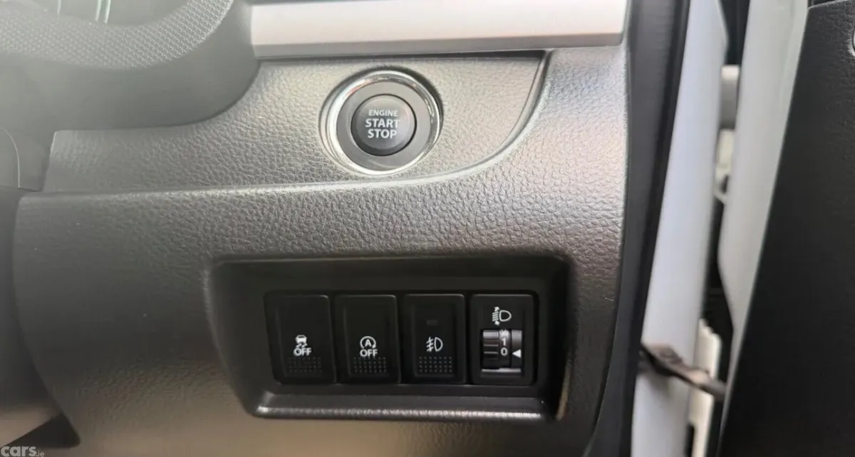 Suzuki Swift Hatchback, Petrol, 2013, White
