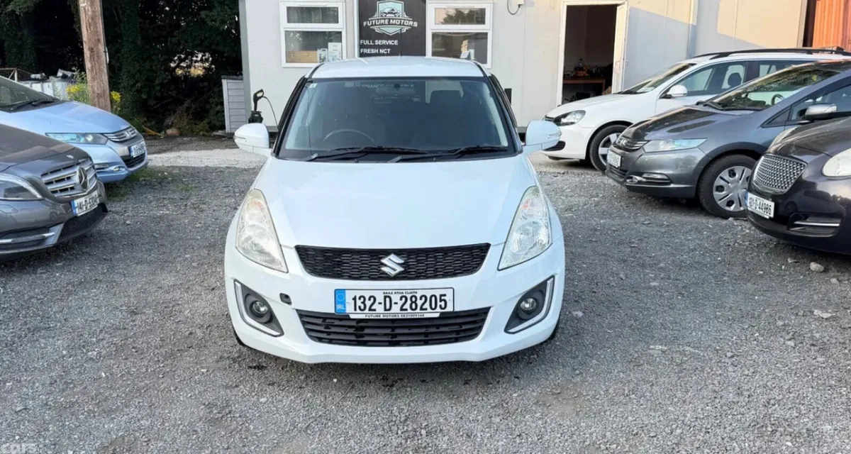 Suzuki Swift Hatchback, Petrol, 2013, White