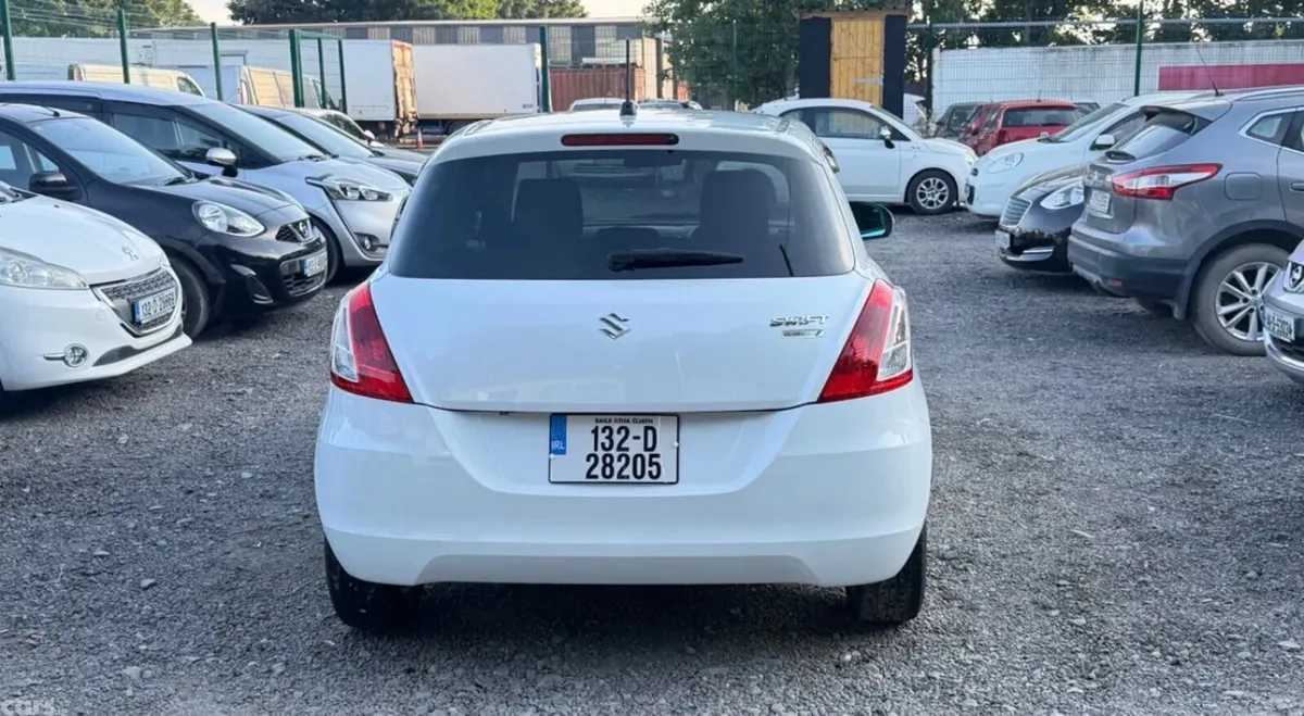 Suzuki Swift Hatchback, Petrol, 2013, White