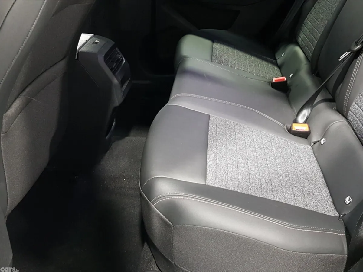Peugeot 3008 MPV, Petrol, 2026, Blue