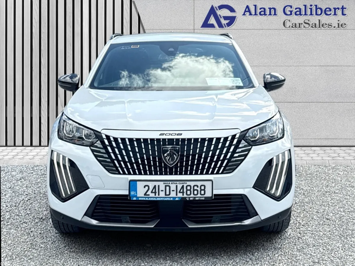 Peugeot 2008 MPV, Petrol, 2024, White