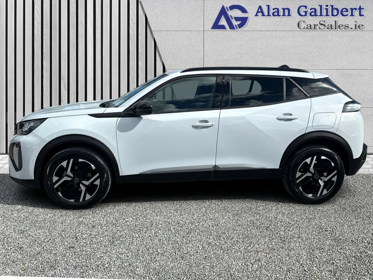 Peugeot 2008 MPV, Petrol, 2024, White