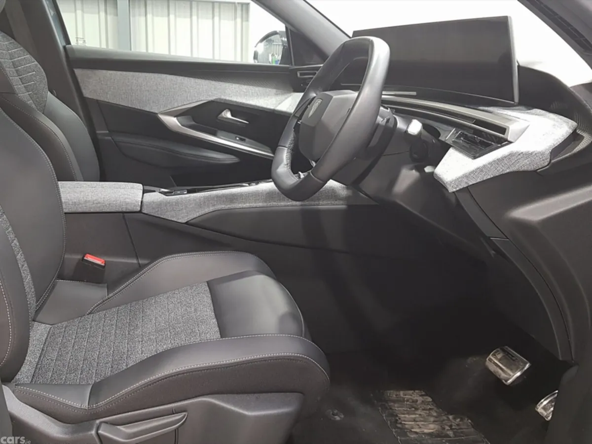 Peugeot 3008 MPV, Petrol, 2026, Blue