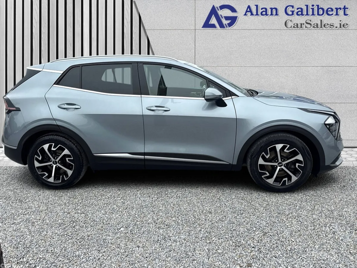 Kia Sportage MPV, Diesel, 2023, Grey