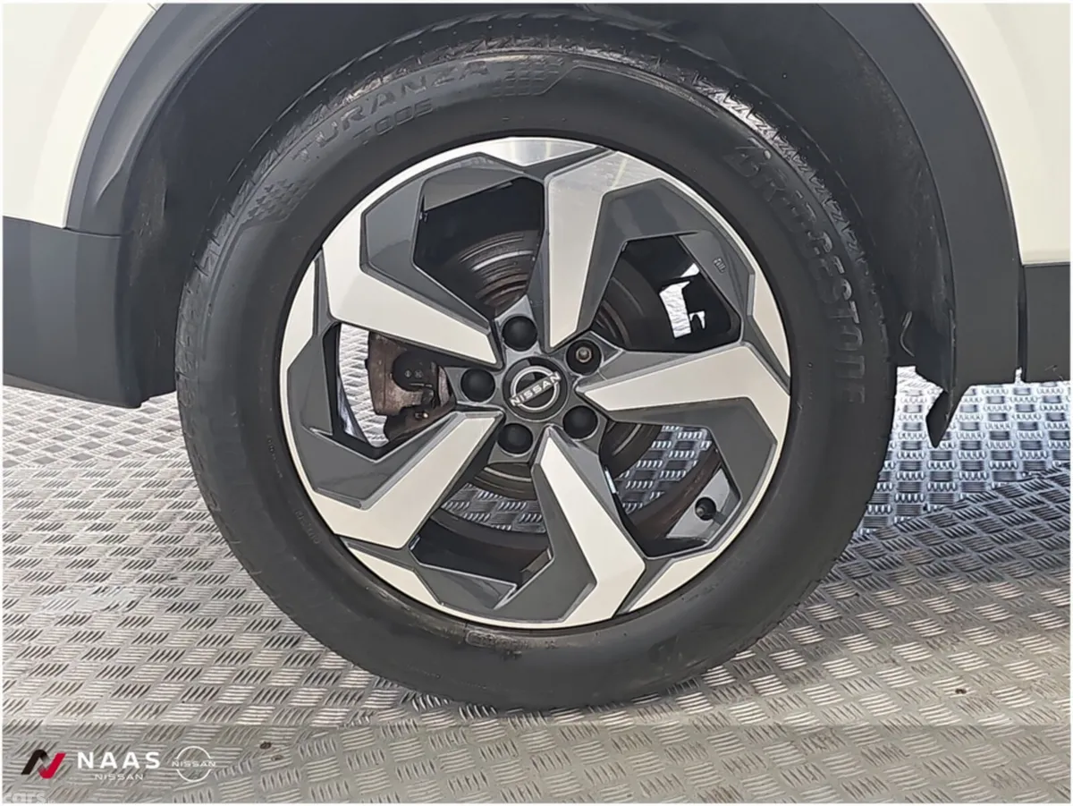 Nissan Qashqai MPV, Petrol, 2024, White