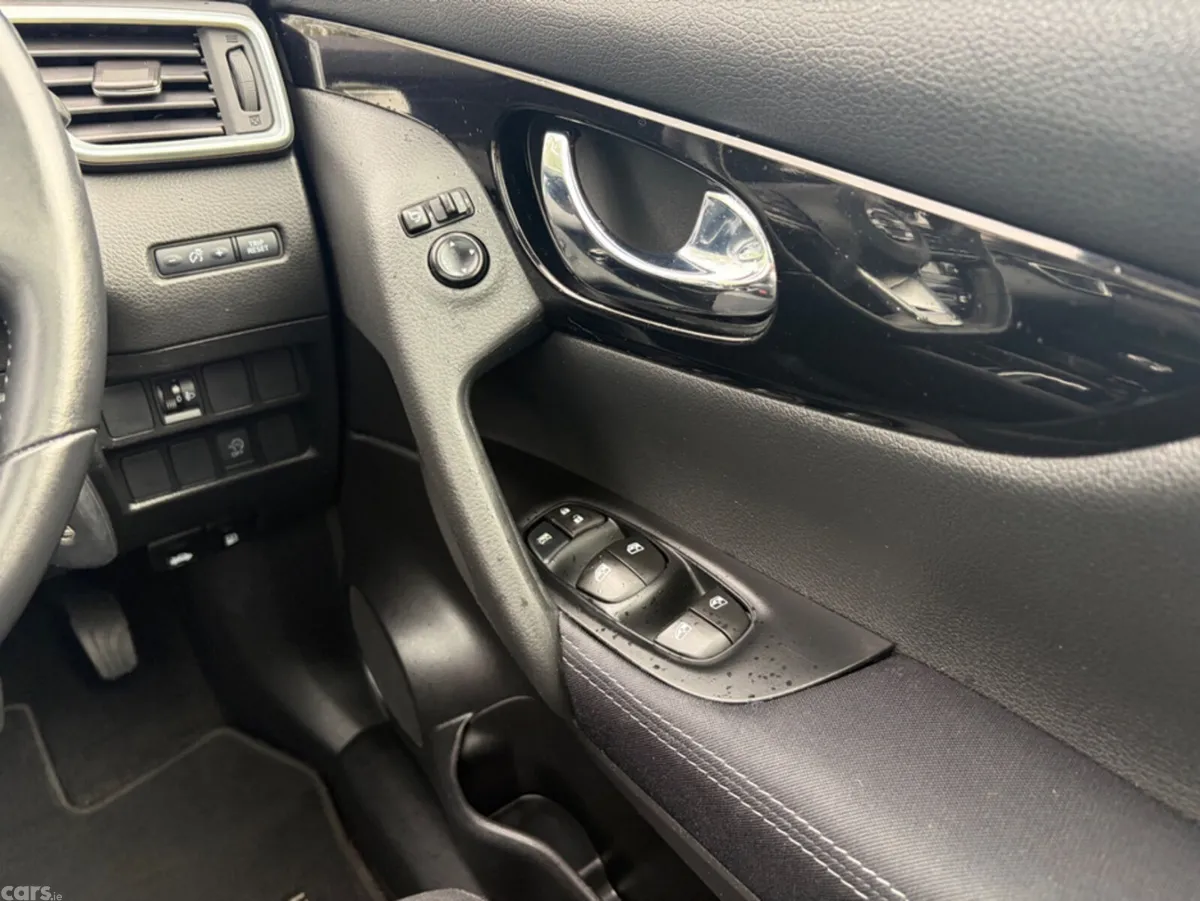 Nissan Qashqai MPV, Diesel, 2020, White