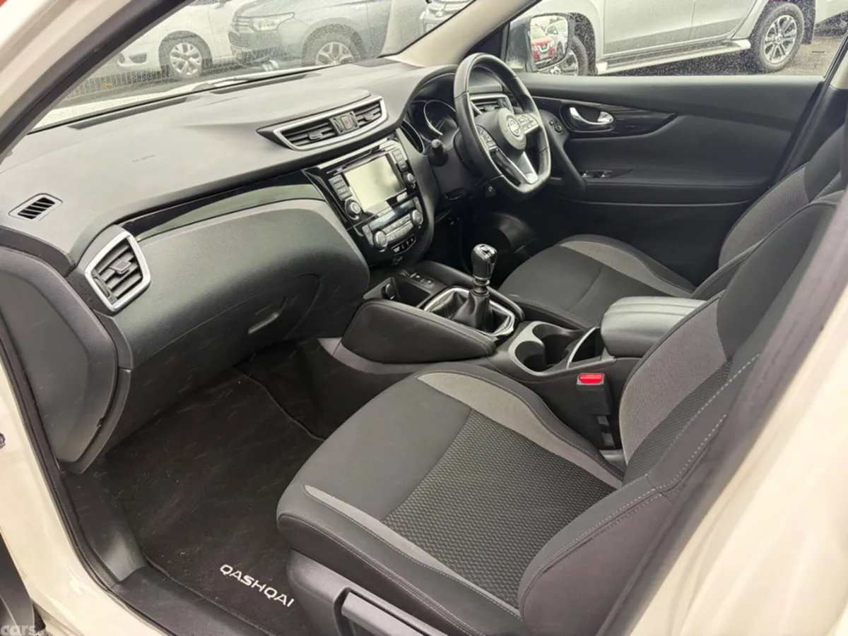 Nissan Qashqai MPV, Diesel, 2020, White