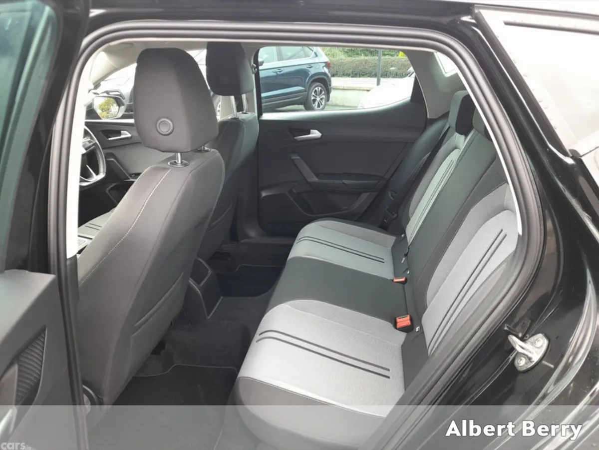SEAT Leon Hatchback, Petrol, 2020, Black