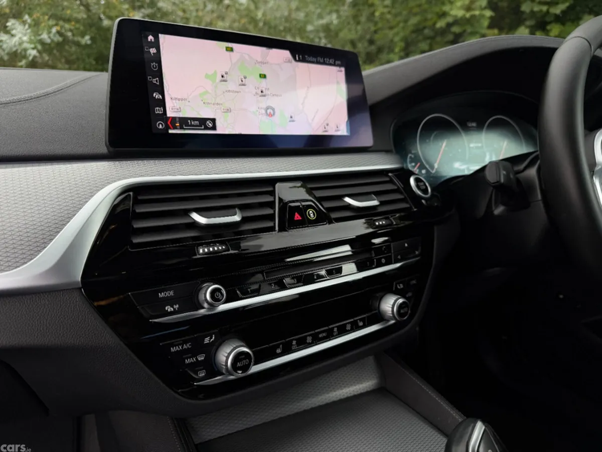 BMW 5-Series Saloon, Petrol Plug-in Hybrid, 2019, Grey