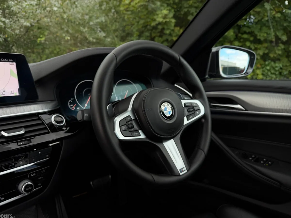BMW 5-Series Saloon, Petrol Plug-in Hybrid, 2019, Grey