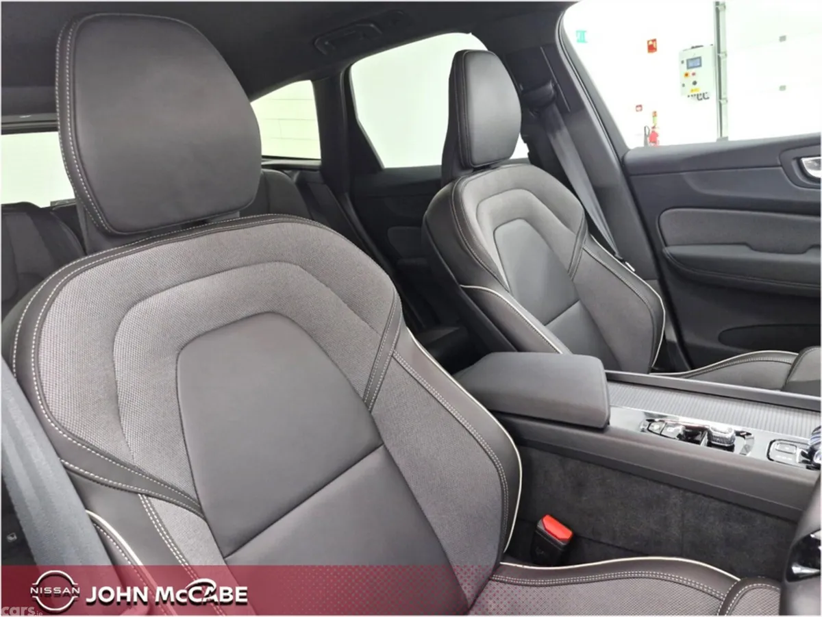 Volvo XC60 SUV, Petrol Plug-in Hybrid, 2026, Black