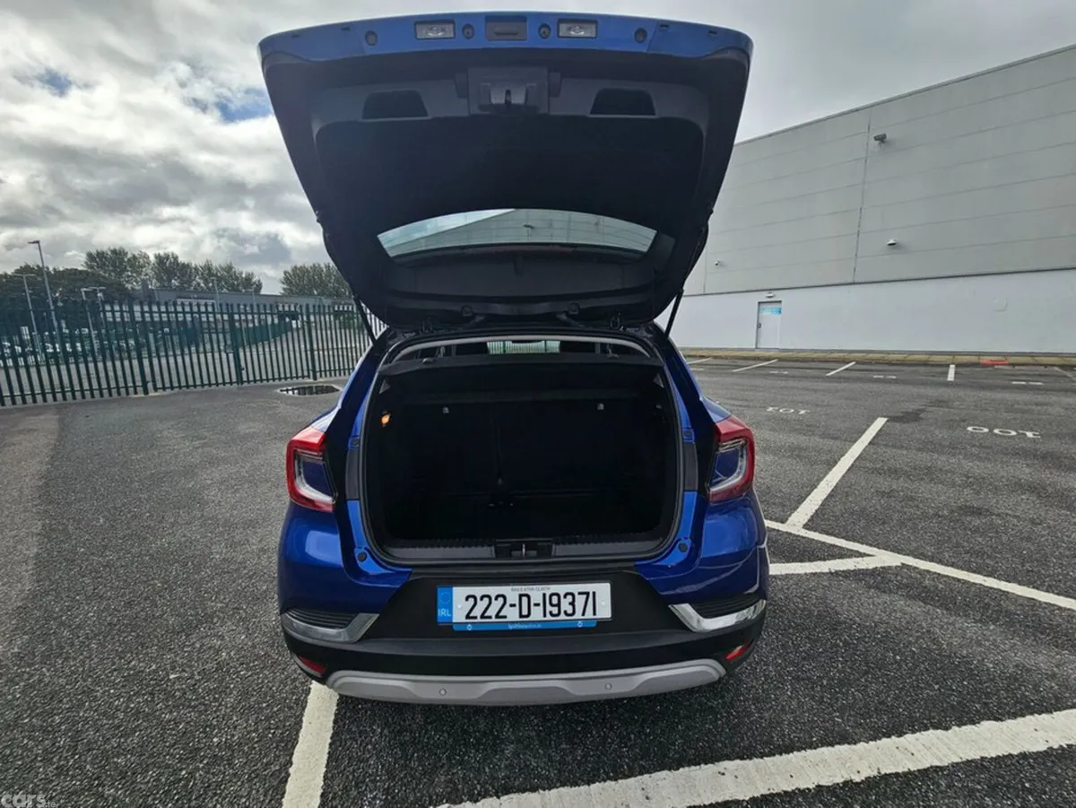 Renault Captur Hatchback, Petrol, 2022, Blue