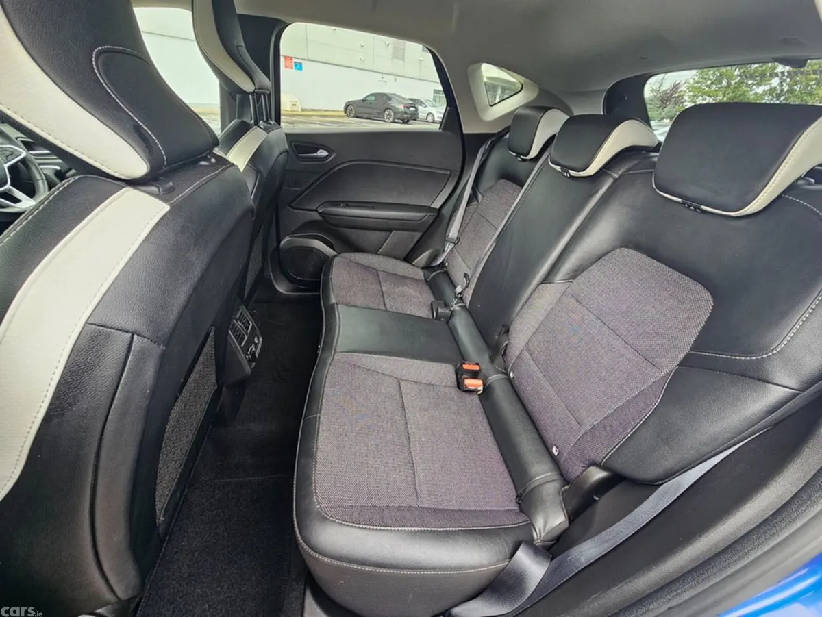 Renault Captur Hatchback, Petrol, 2022, Blue