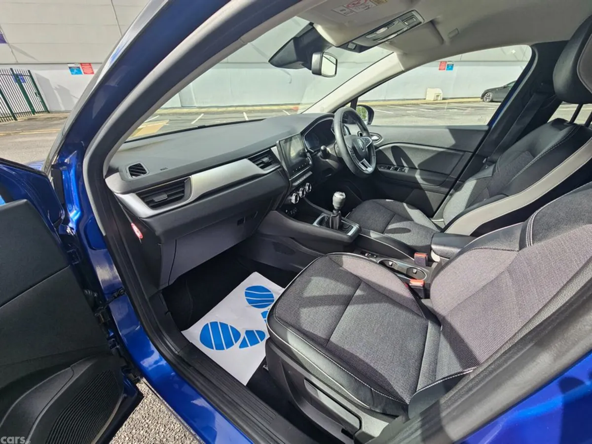 Renault Captur Hatchback, Petrol, 2022, Blue