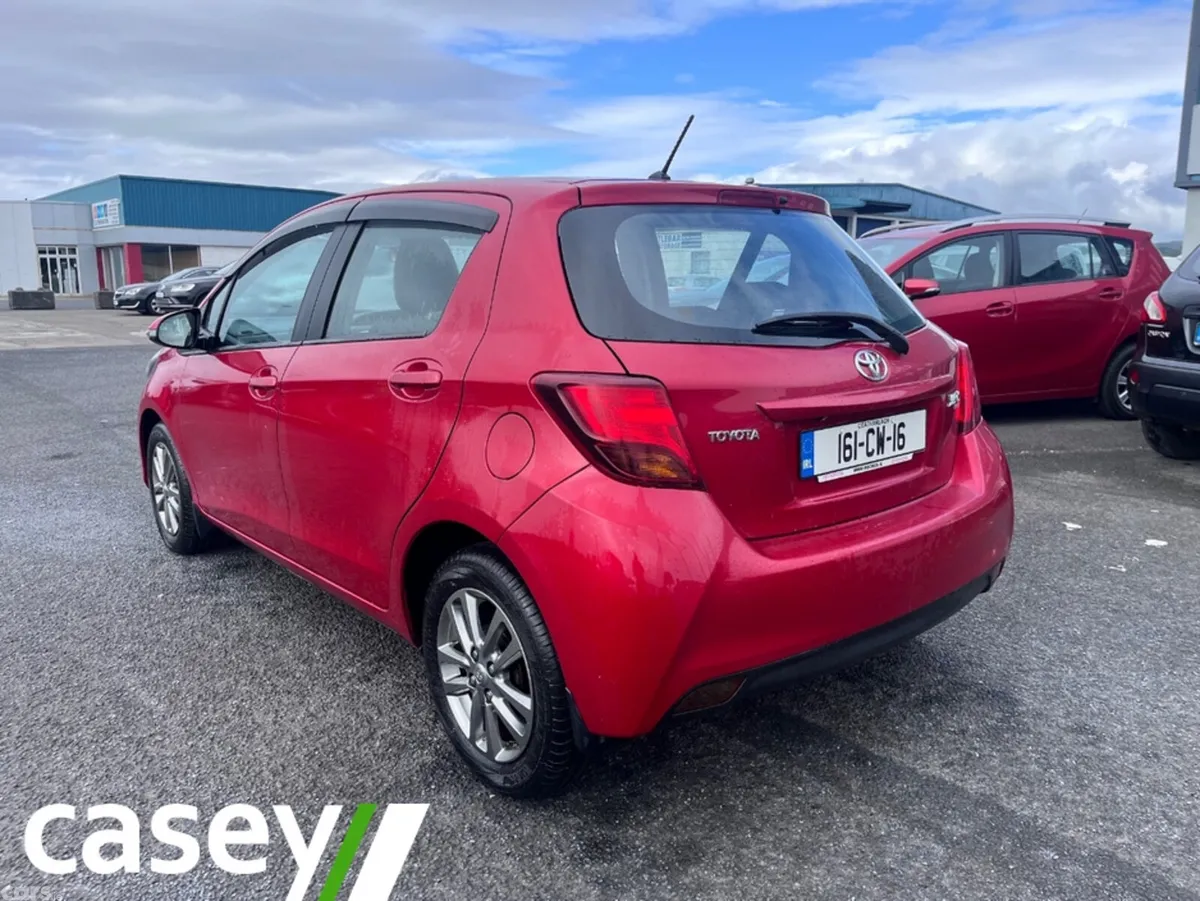 Toyota Yaris Hatchback, Petrol, 2016, Red